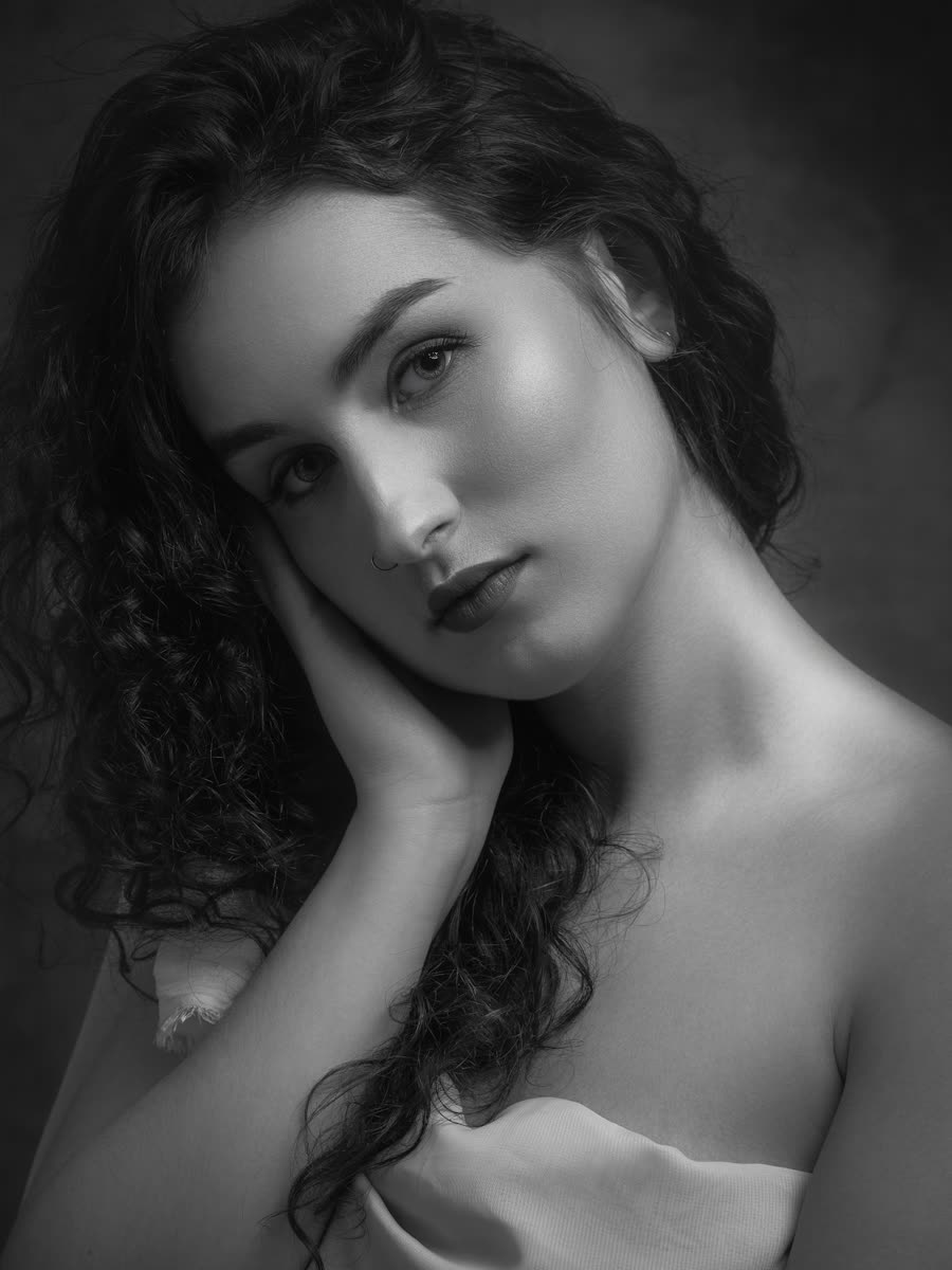 Black and white beauty portrait — close-up of a face with natural makeup, portrait session Kraków